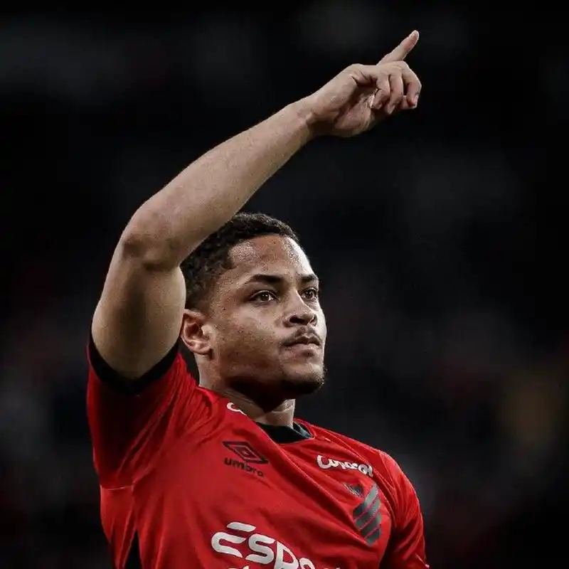 使里皮在比 使里皮在比